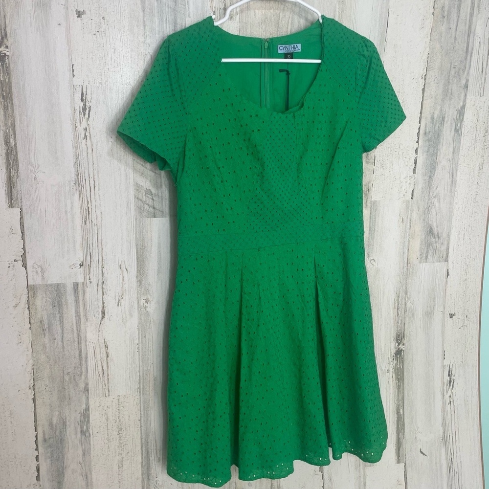 Cynthia Rowley Eyelet 100% Cotton Dress size 10 Green Fit Flare Short Sleeve NWT